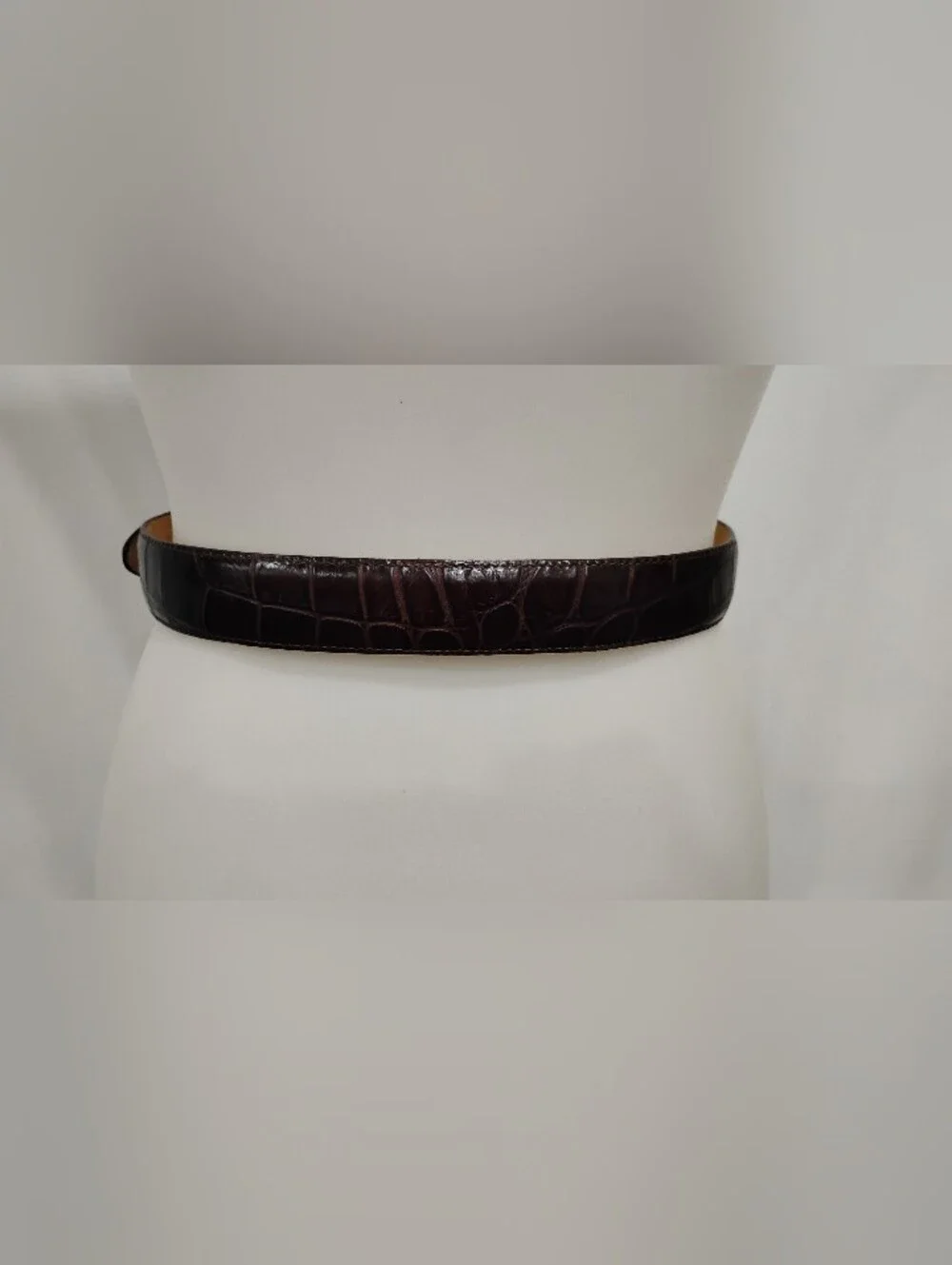 VINTAGE ALLIGATOR BELT WITH SLIVER BUCKLE